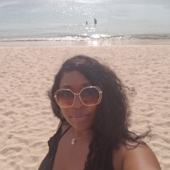 Meet your Posher, Rayshell - Picture 5 of 8